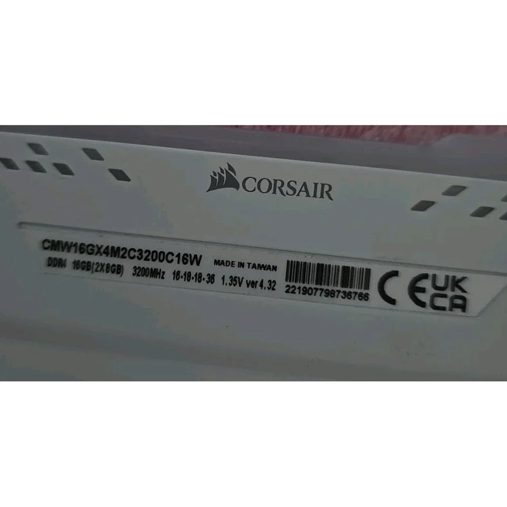 Corsair Vengeance RGB PRO [DDR4 DIMM RAM 16GB (2x8GB) 3000MHz] Only 1 8GB